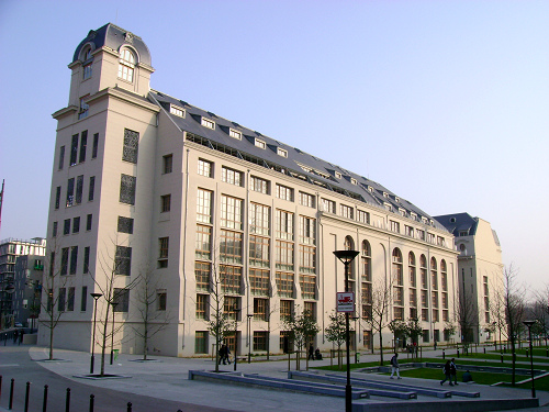 法国巴黎第七大学